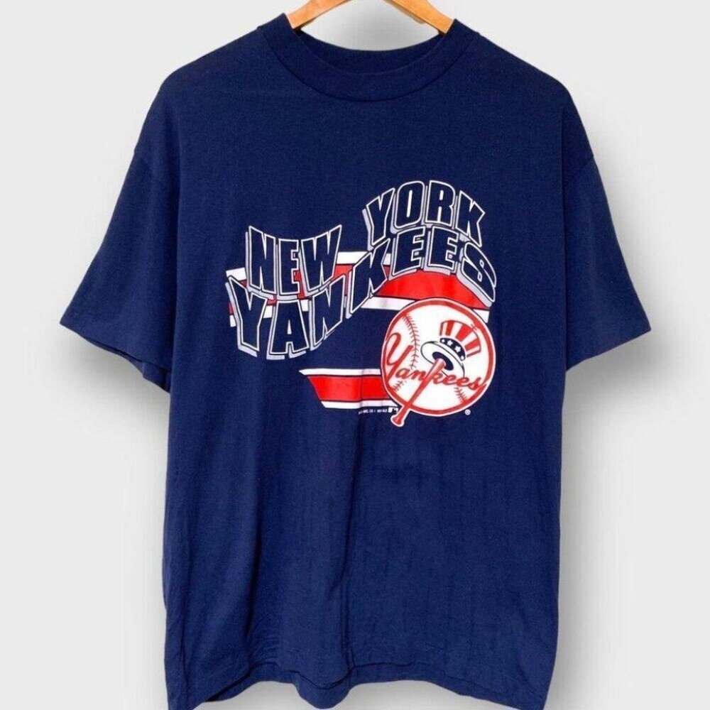 New York Yankees MLB Retro 80s 90s Baseball Graphic Fan Shirt T-Shirt 90
